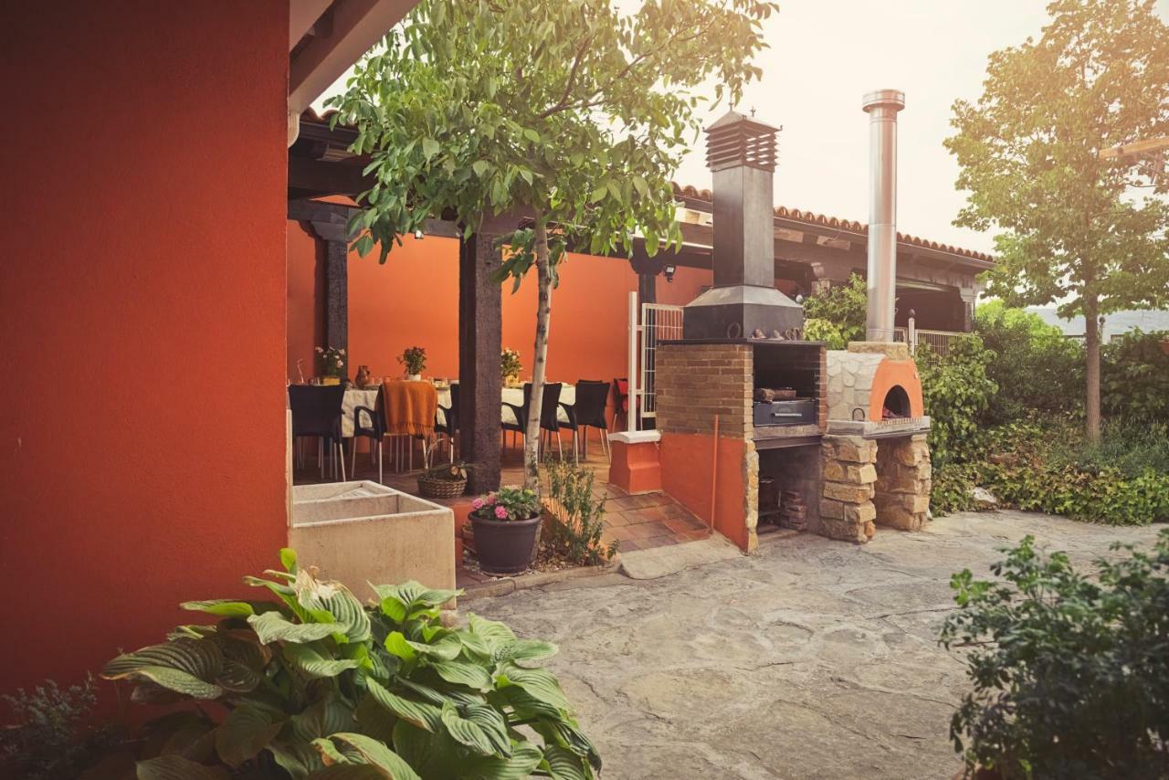 Apartamento 2 4/6 Pax Casa Rural El Sauce. A 2,5 Km De Cuenca Capital Nohales Eksteriør bilde